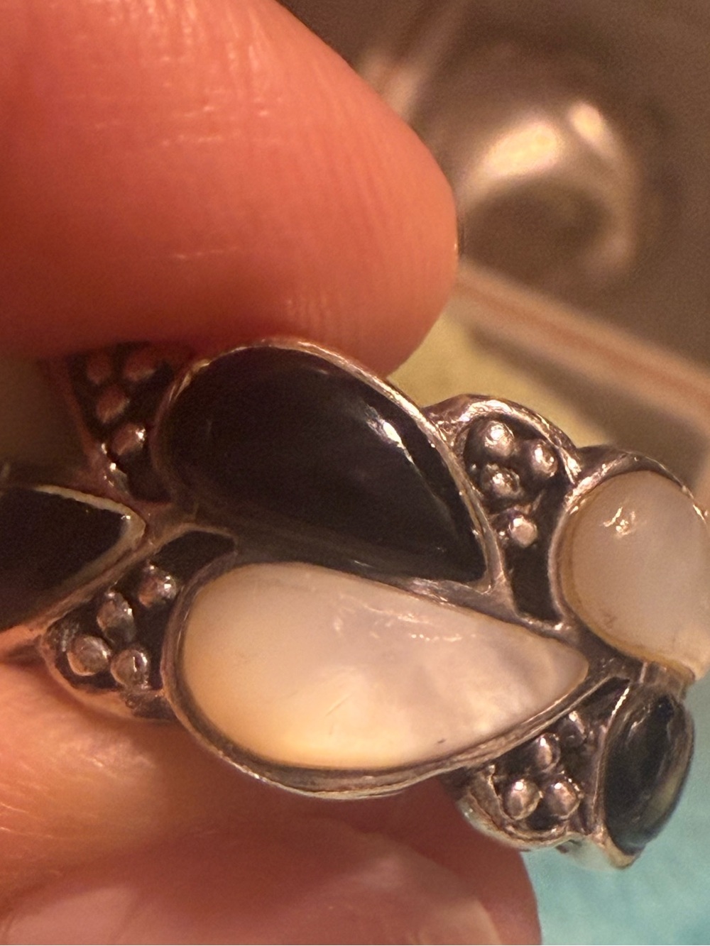 Sterling Silver Black onyx and White mop Inlay Teardrop Ring